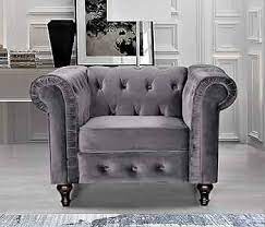 Round-Arms Chesterfield Couch - Velvet